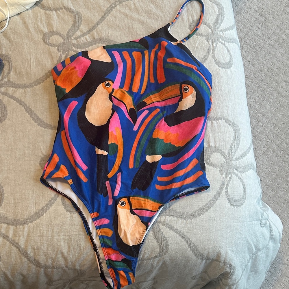 SHEIN Multicolor Toucan Print Swimsuit